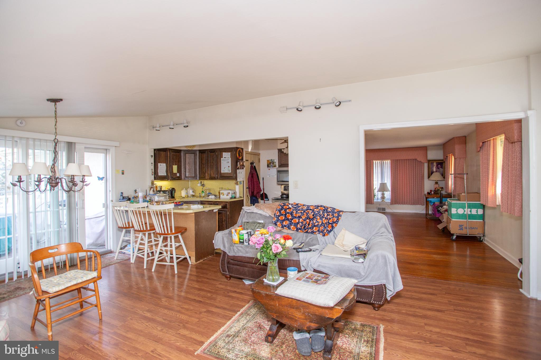 77 Davis Road Doylestown, PA 18901 - Photo 9 of 28