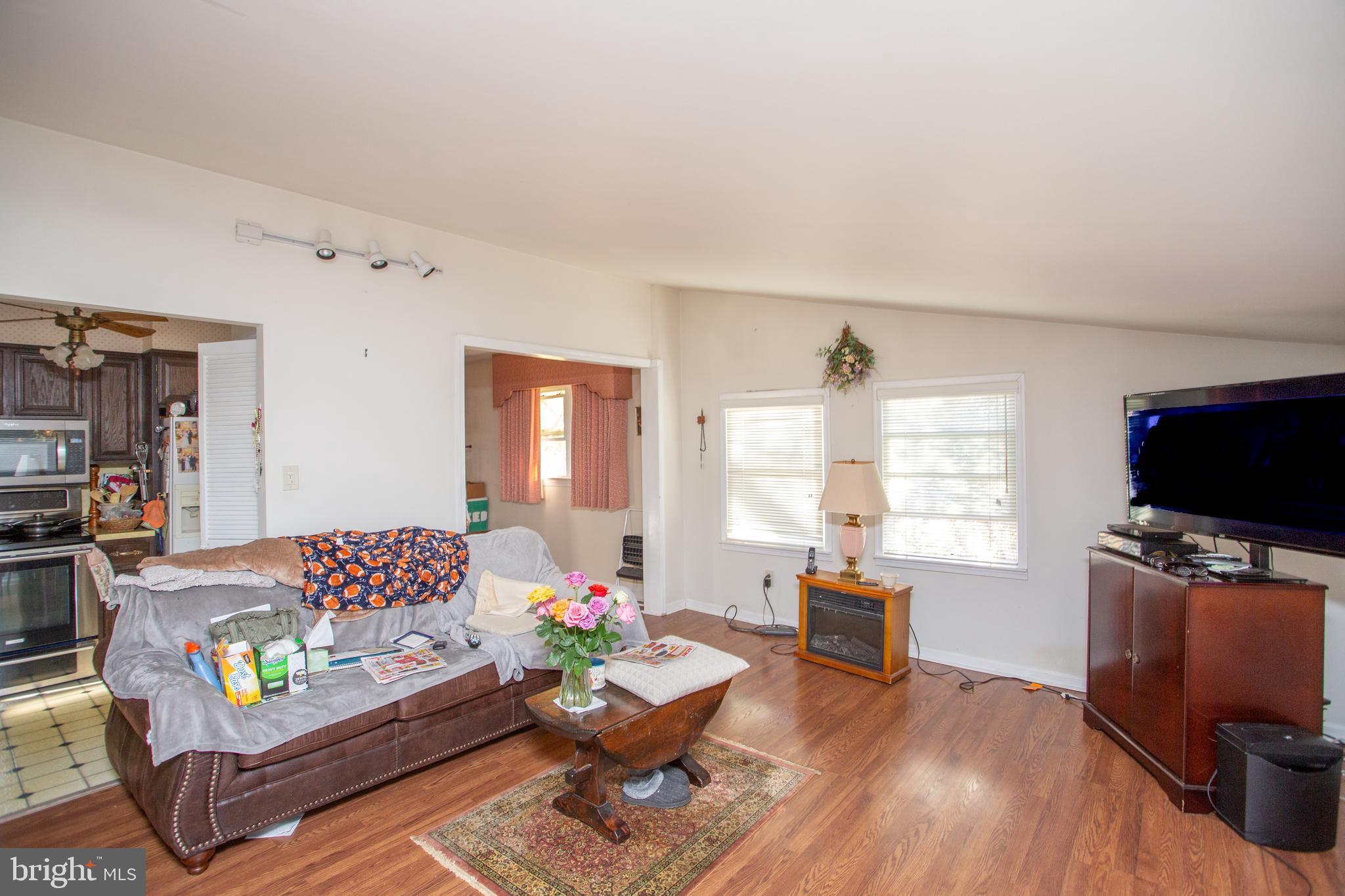 77 Davis Road Doylestown, PA 18901 - Photo 10 of 28