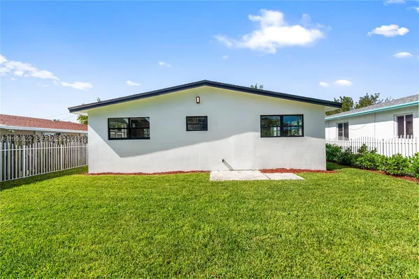 $3,400 | 1911 Southwest 57th Avenue, West Park, FL 33023