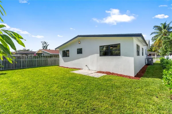 $3,400 | 1911 Southwest 57th Avenue, West Park, FL 33023