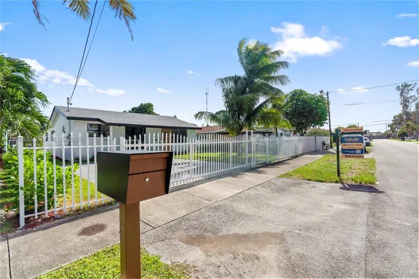 $3,400 | 1911 Southwest 57th Avenue, West Park, FL 33023