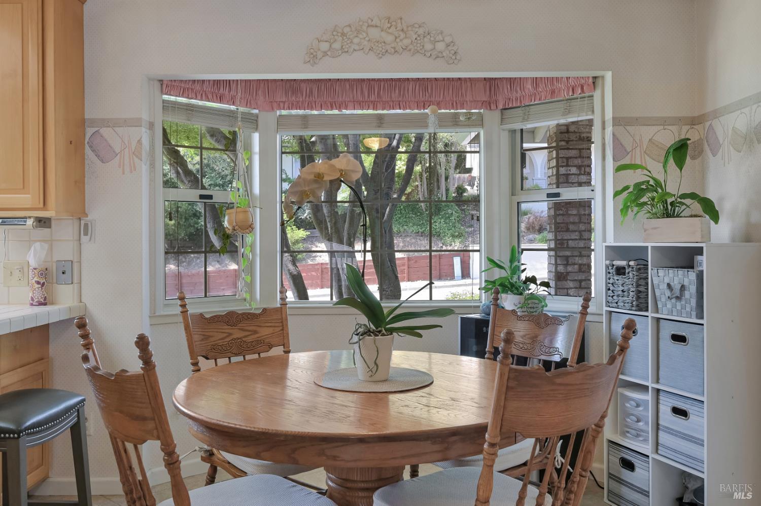 2040 Parrish Drive Santa Rosa, CA 95404 - Photo 8 of 27