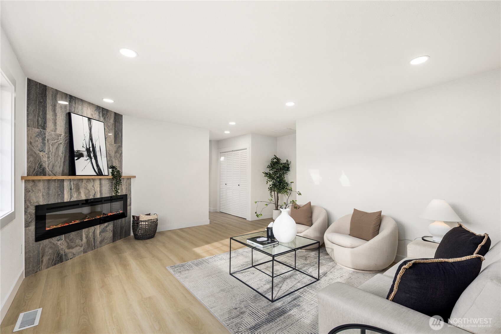 1717 Edmonds Avenue Northeast Renton, WA 98056 - Photo 12 of 32