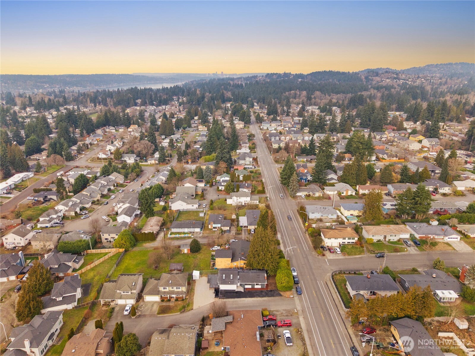 1717 Edmonds Avenue Northeast Renton, WA 98056 - Photo 30 of 32