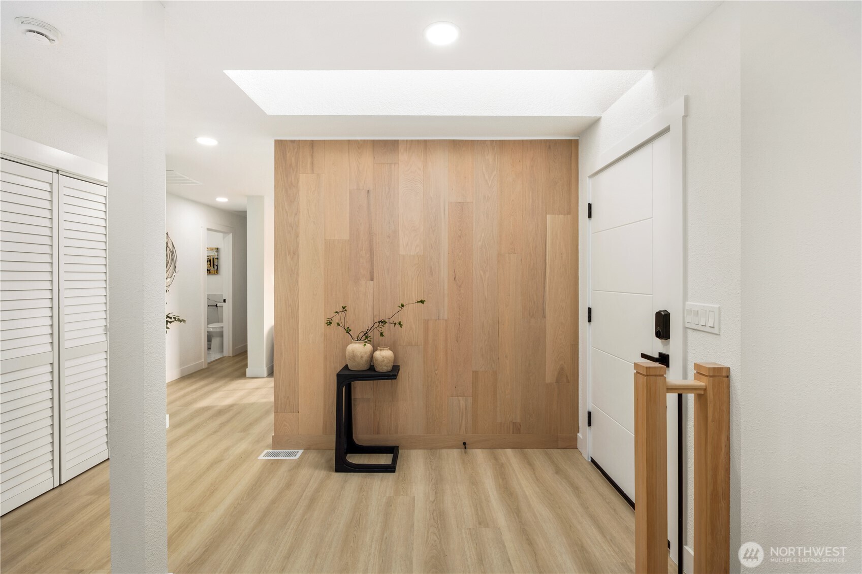 1717 Edmonds Avenue Northeast Renton, WA 98056 - Photo 4 of 32