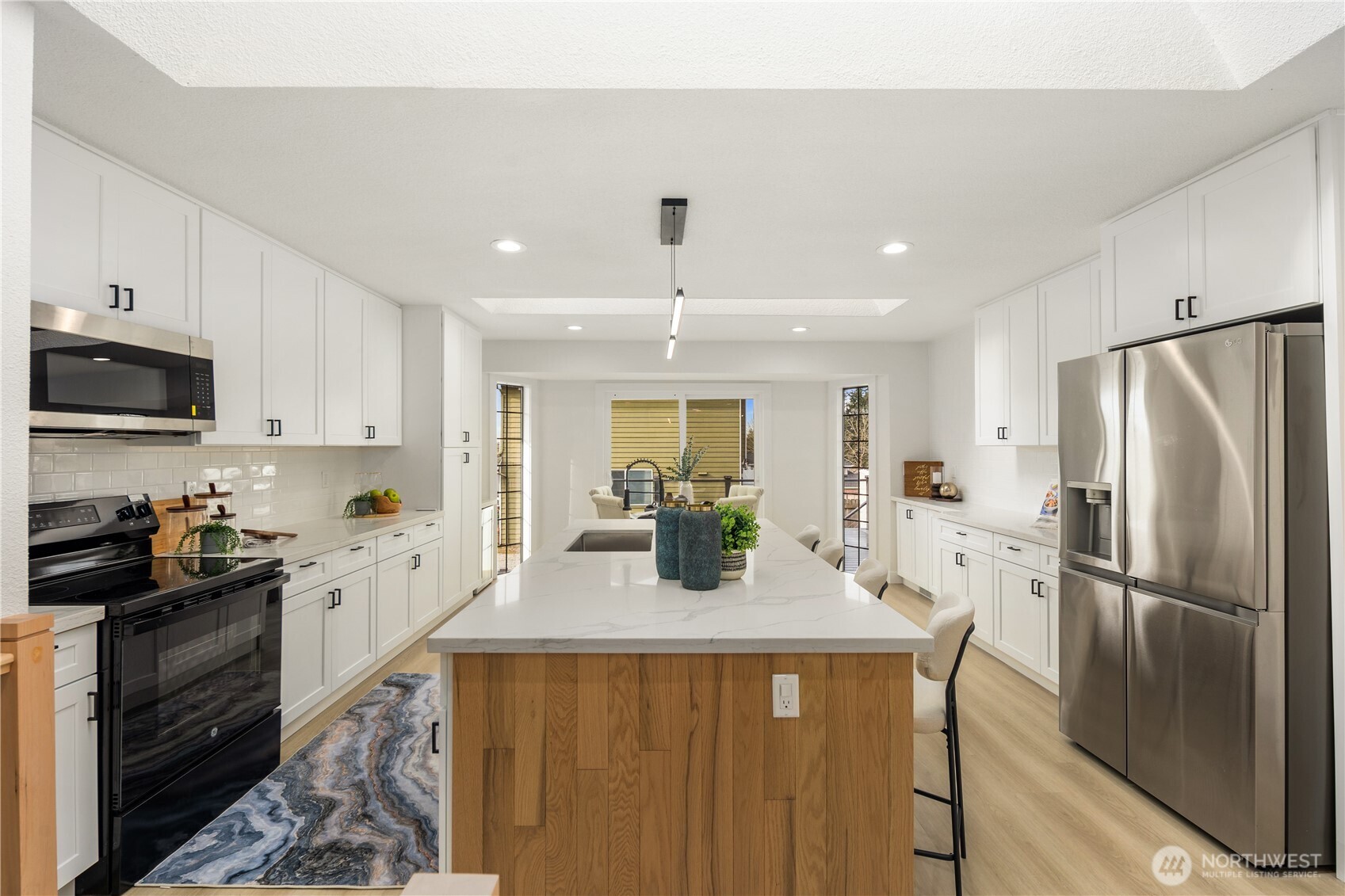 1717 Edmonds Avenue Northeast Renton, WA 98056 - Photo 7 of 32