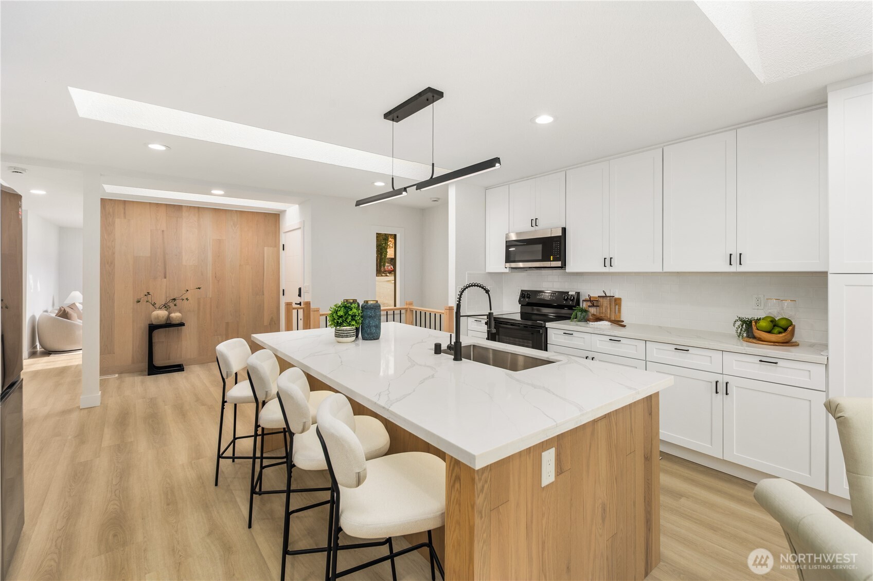 1717 Edmonds Avenue Northeast Renton, WA 98056 - Photo 10 of 32