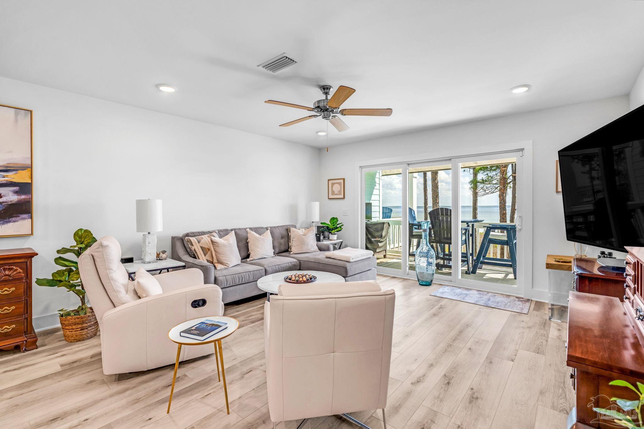 16140 Innerarity Point Road Pensacola, FL 32507 - Photo 9 of 46 Gallery Image 9