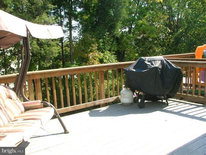 21054 Cornerpost Square Ashburn, VA 20147 - Photo 4 of 12 Deck