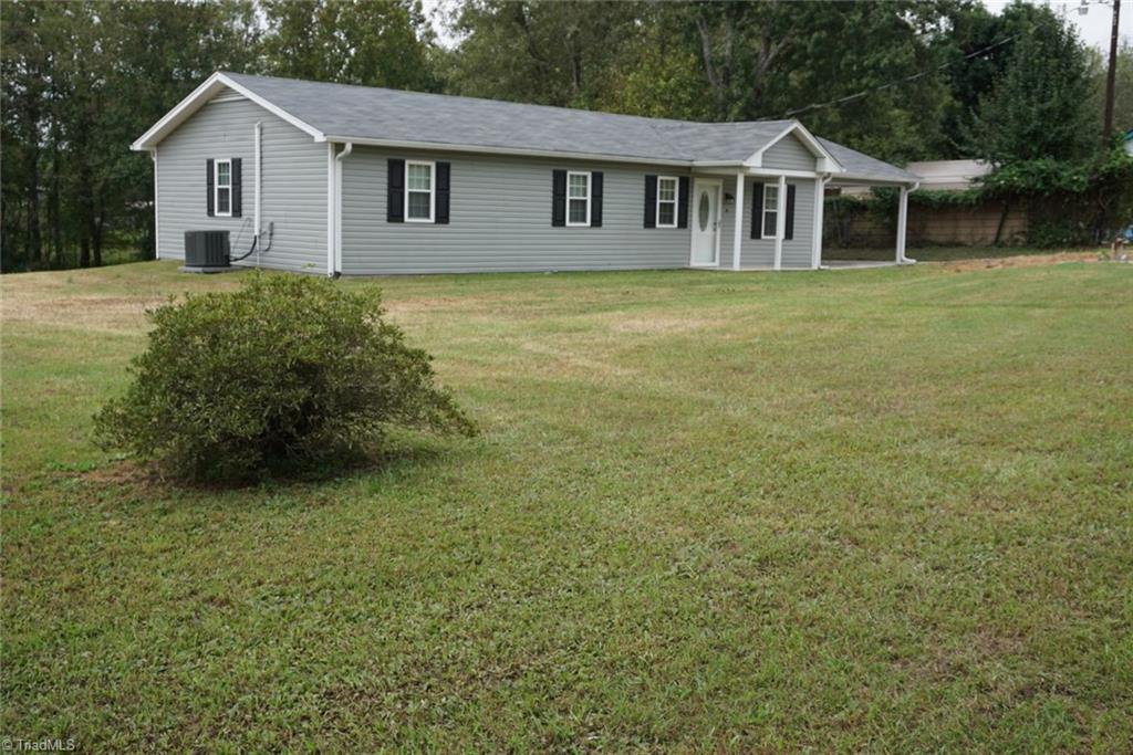 228 Coolidge Avenue Mount Airy, NC 27030 - Photo 2 of 30 Gallery Image 2