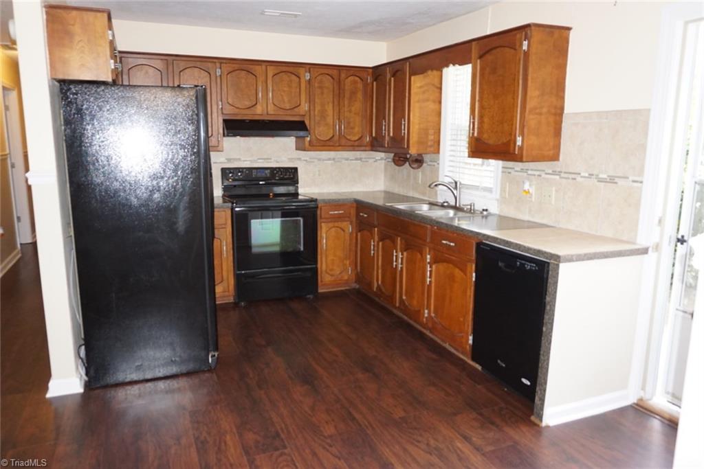 228 Coolidge Avenue Mount Airy, NC 27030 - Photo 6 of 30 Gallery Image 6