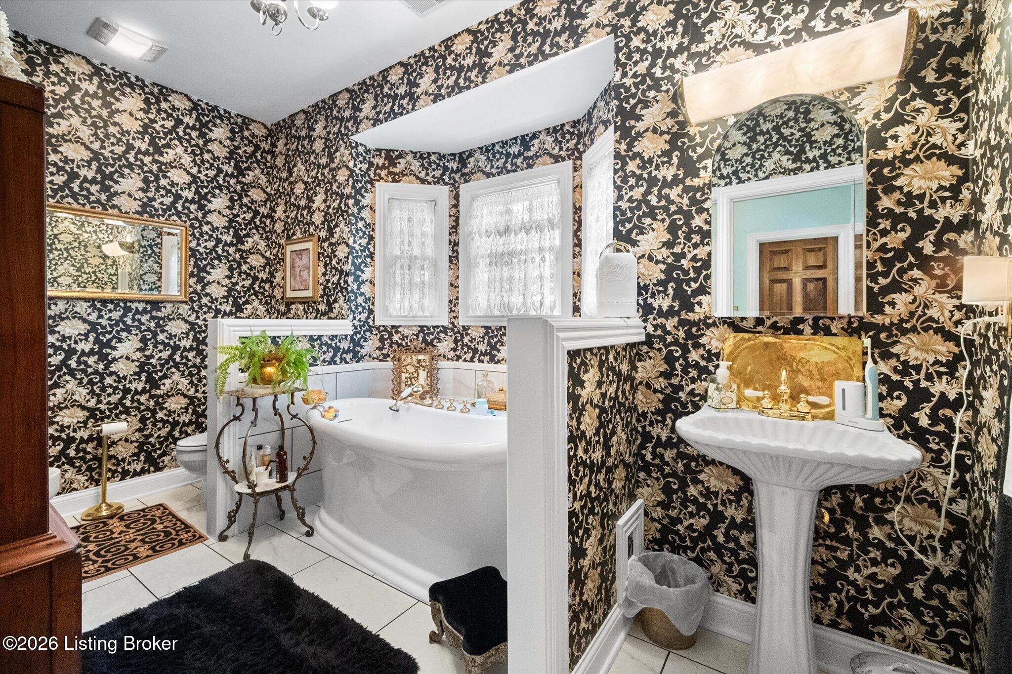 7101 Hickory Valley Road Louisville, KY 40299 - Photo 23 of 33 Full Bath