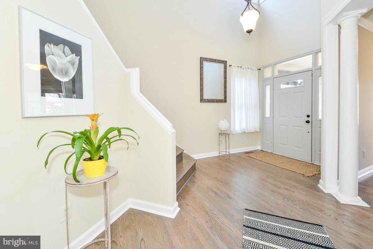 1322 Red Hawk Circle Reston, VA 20194 - Photo 2 of 26 Interior (General)