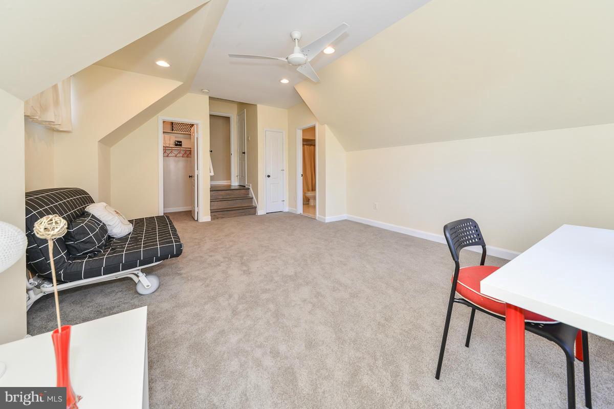 1322 Red Hawk Circle Reston, VA 20194 - Photo 17 of 26 Interior (General)