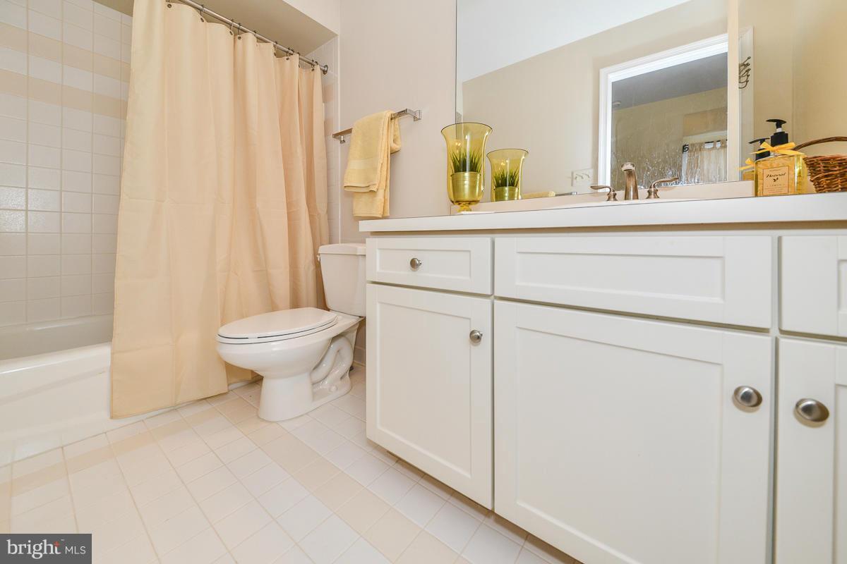 1322 Red Hawk Circle Reston, VA 20194 - Photo 18 of 26 Bath