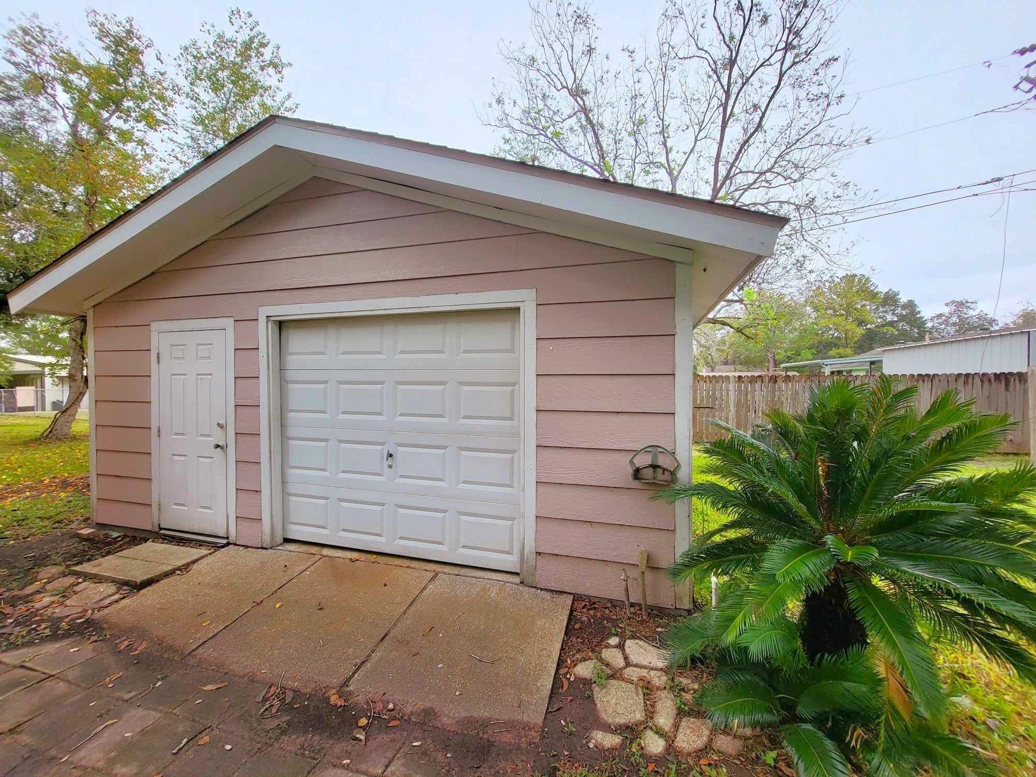 706 Maple Street Sweeny, TX 77480 - Photo 37 of 42