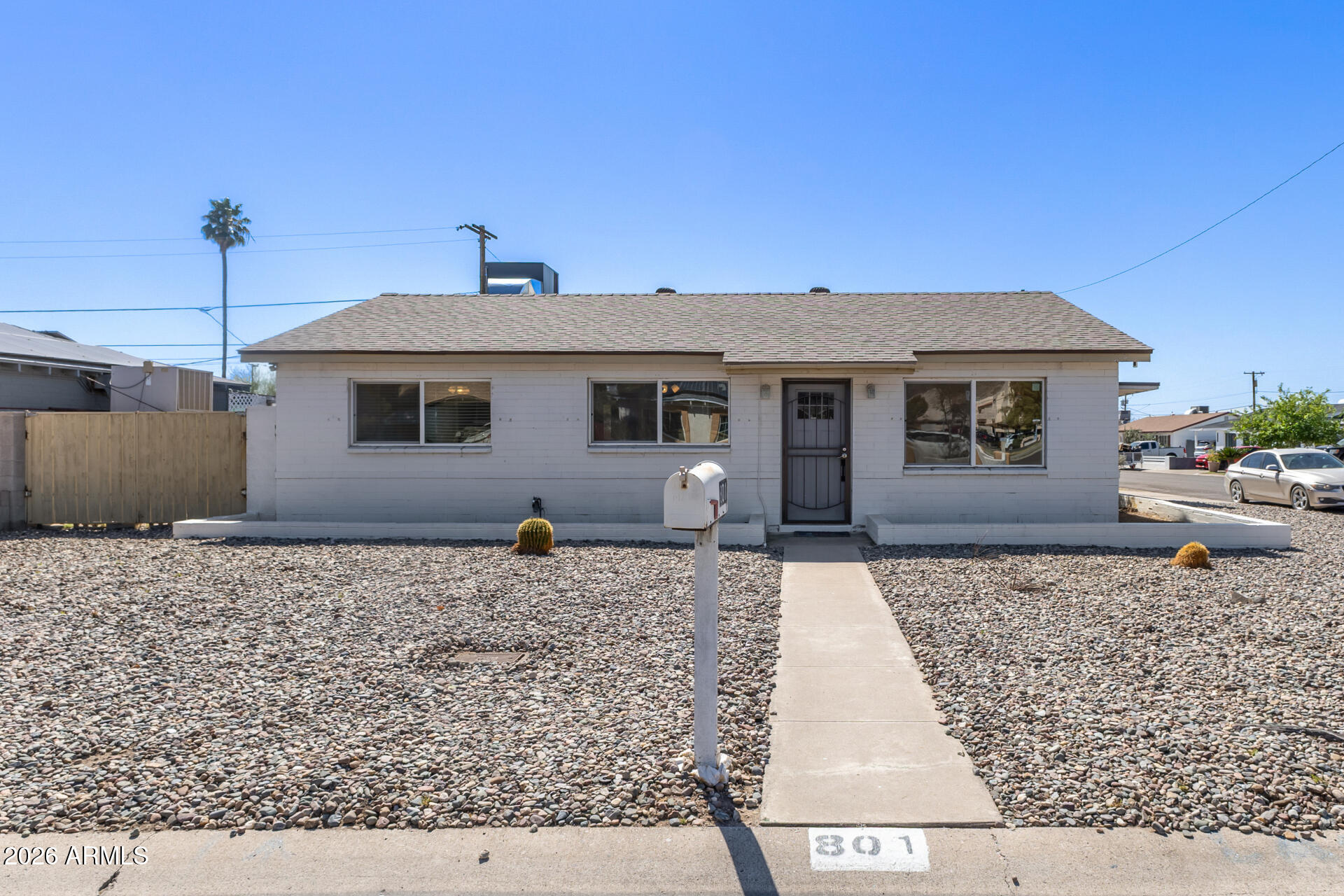 801 East Ruth Avenue Phoenix, AZ 85020 - Photo 2 of 35 a front view of a house with windows