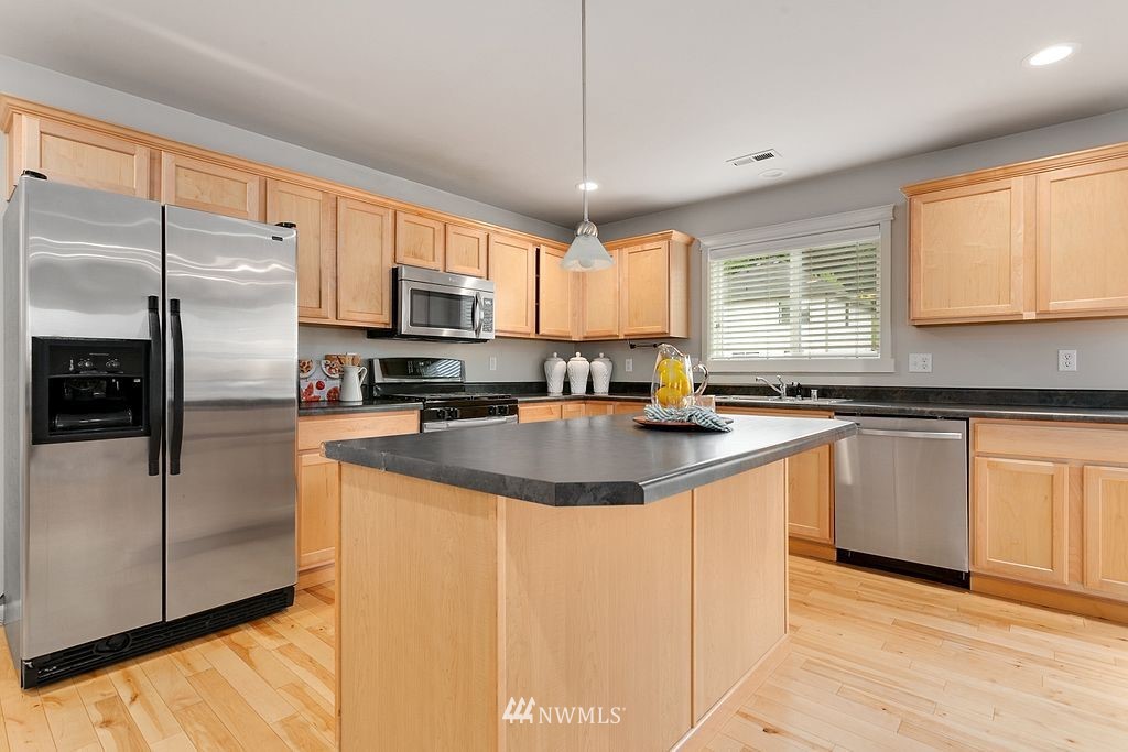19119 13th Avenue Southeast Bothell, WA 98012 - Photo 9 of 21 Gallery Image 9