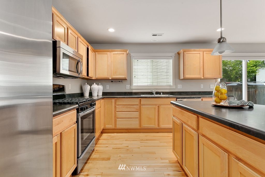 19119 13th Avenue Southeast Bothell, WA 98012 - Photo 10 of 21 Gallery Image 10