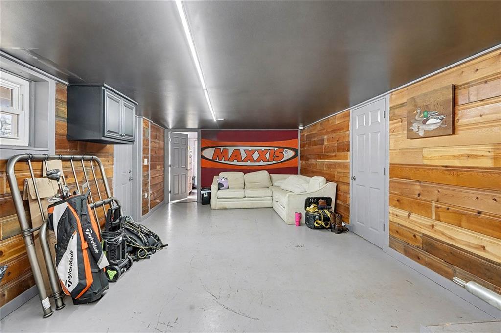 6900 Scenic Heights Road Manchester, GA 31816 - Photo 18 of 30 a view of parking garage with cars