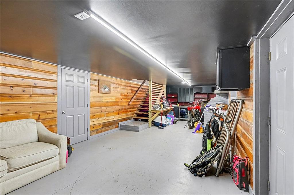 6900 Scenic Heights Road Manchester, GA 31816 - Photo 19 of 30 a view of a room with gym equipment