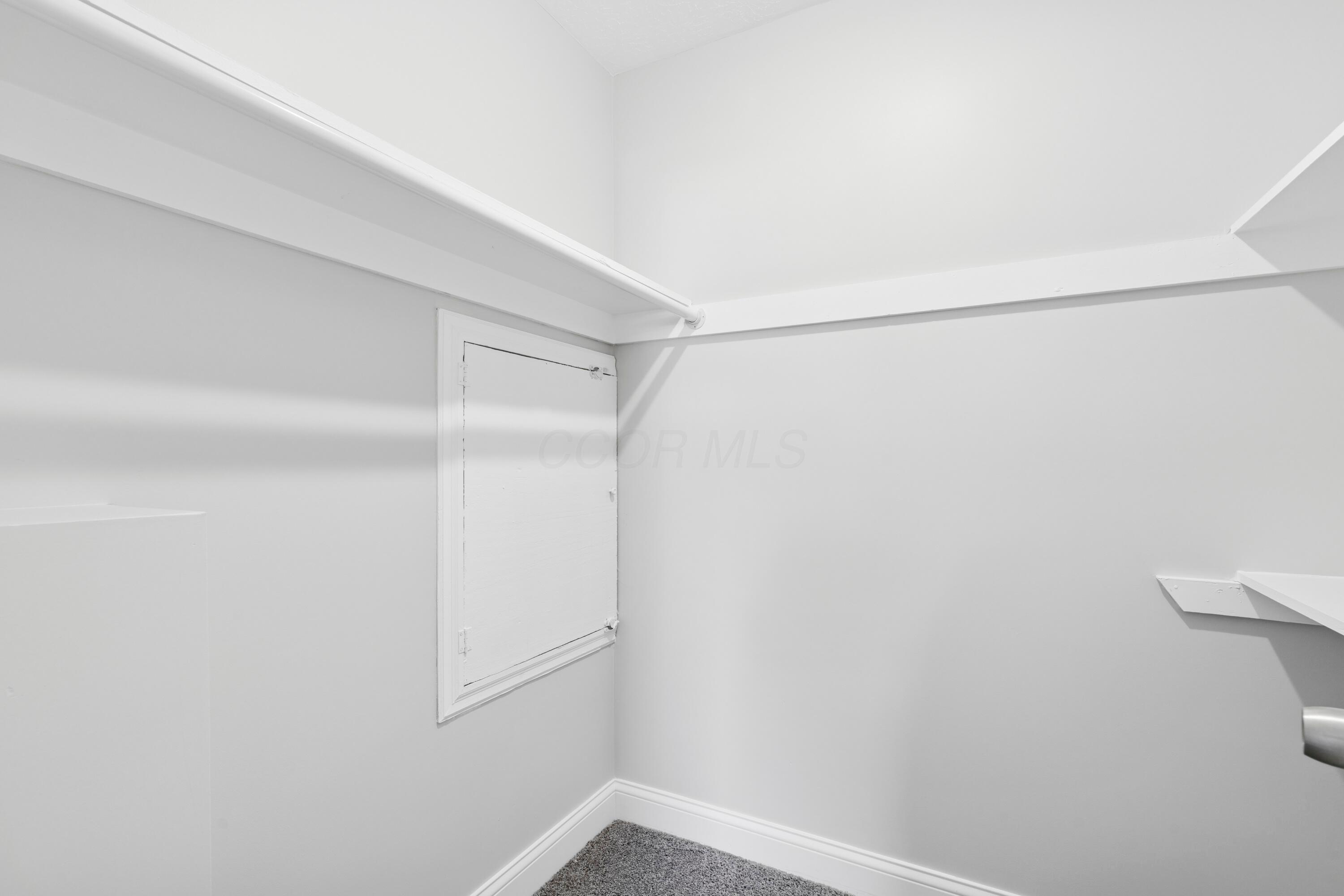 5440 Aspen Road Columbus, OH 43229 - Photo 26 of 52 Walk-In Closet