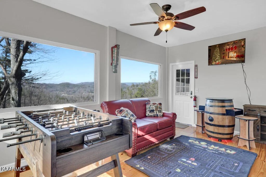 3514 Jakes Ridge Sevierville, TN 37862 - Photo 18 of 28 a living room with furniture and a rug