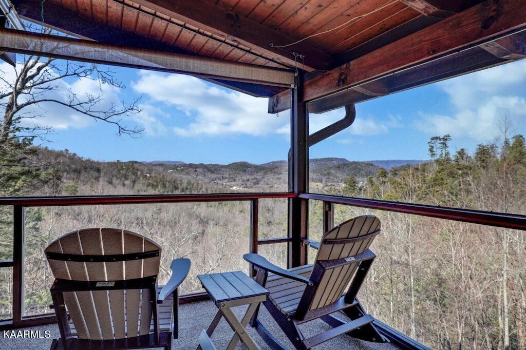 3514 Jakes Ridge Sevierville, TN 37862 - Photo 21 of 28 a view of sitting area in balcony