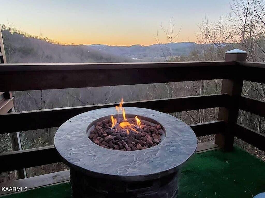 3514 Jakes Ridge Sevierville, TN 37862 - Photo 23 of 28 a view of a couches in the kitchen
