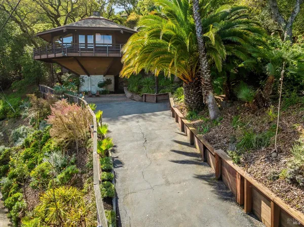 $1,995,000 | 155 De Burgh Drive, San Anselmo, CA 94960