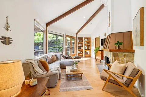 $1,995,000 | 155 De Burgh Drive, San Anselmo, CA 94960