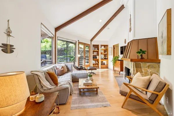 $1,995,000 | 155 De Burgh Drive, San Anselmo, CA 94960