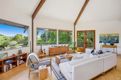 $1,995,000 | 155 De Burgh Drive, San Anselmo, CA 94960
