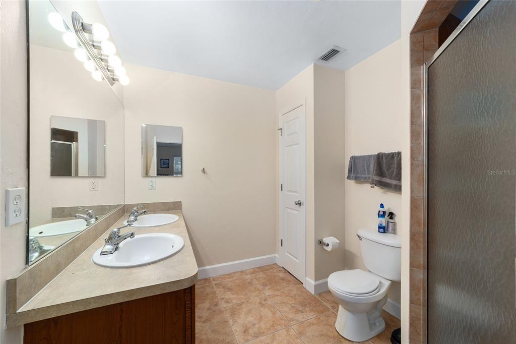 2915 Southwest 35th Place, Unit 102 Gainesville, FL 32608 - Photo 24 of 32