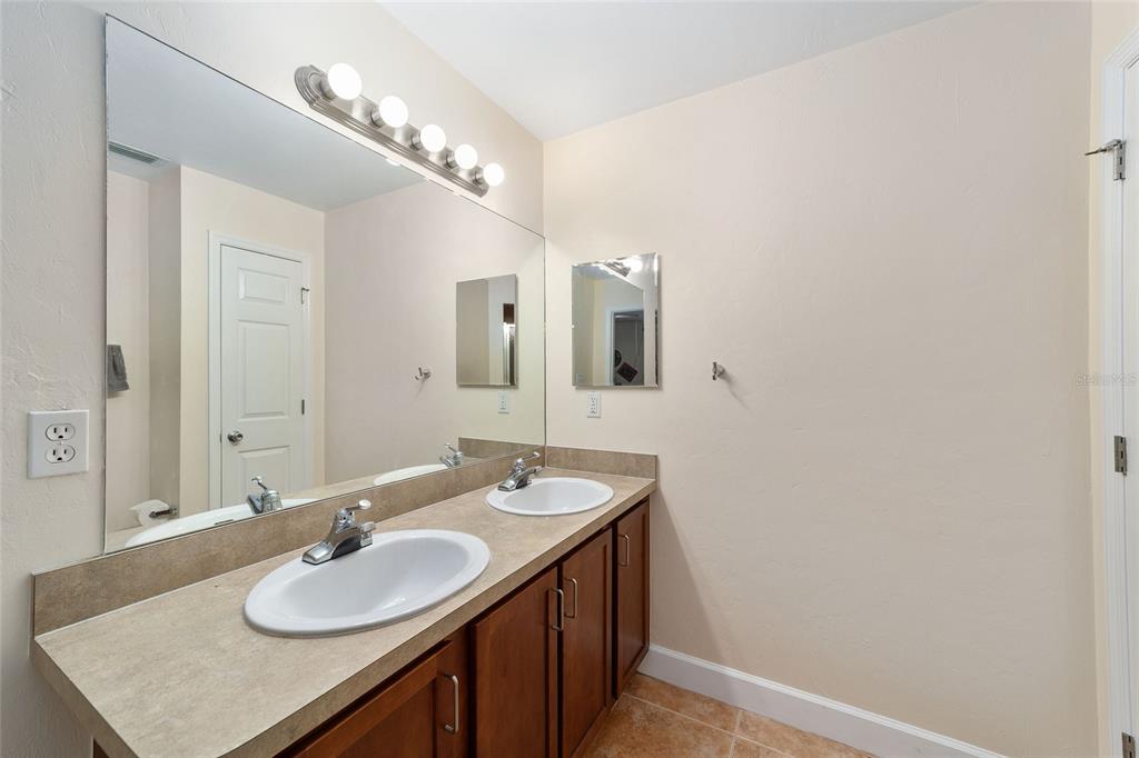 2915 Southwest 35th Place, Unit 102 Gainesville, FL 32608 - Photo 25 of 32