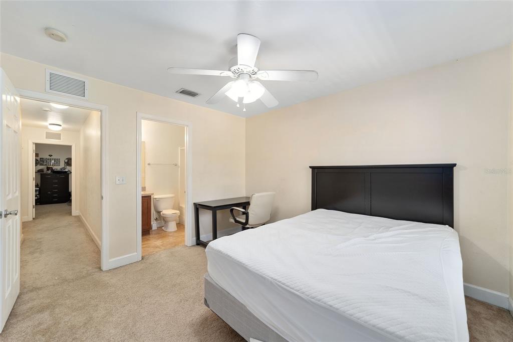 2915 Southwest 35th Place, Unit 102 Gainesville, FL 32608 - Photo 28 of 32