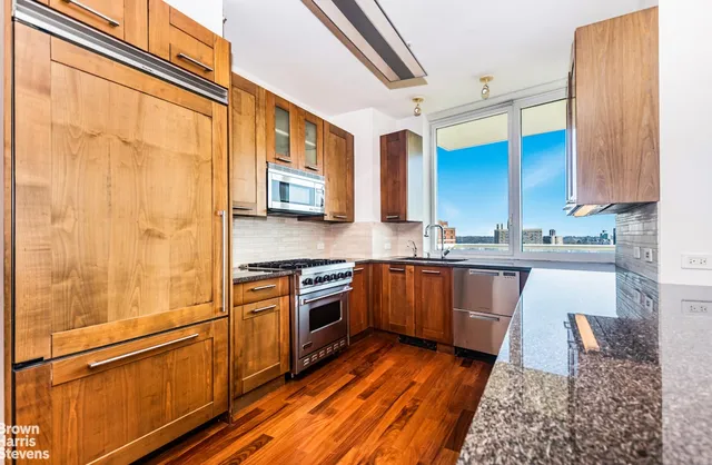 $849,000 | 640 West 237th Street, Unit 11A | Riverdale