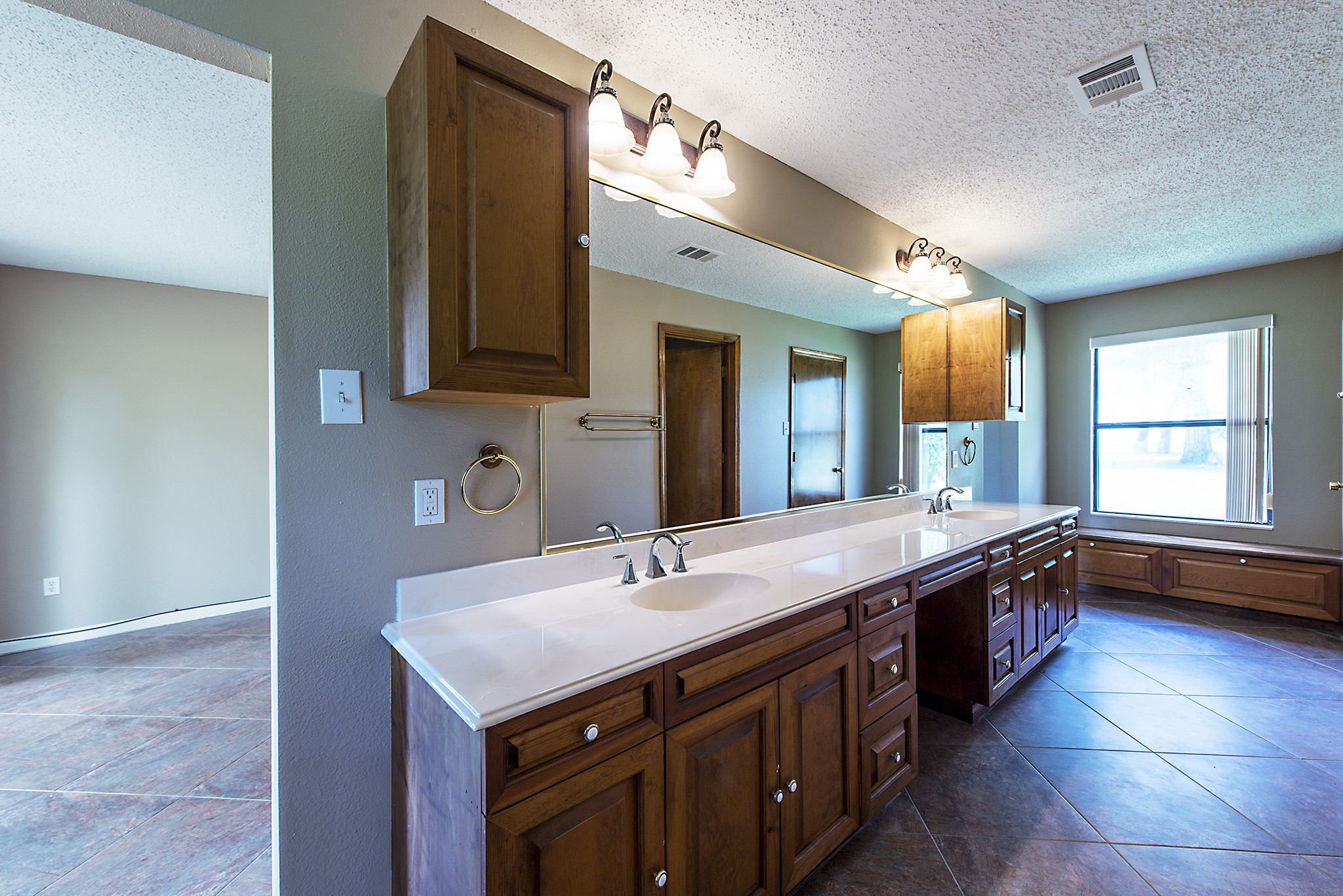 29363 Riley Road Waller, TX 77484 - Photo 20 of 31 Primary Bathroom