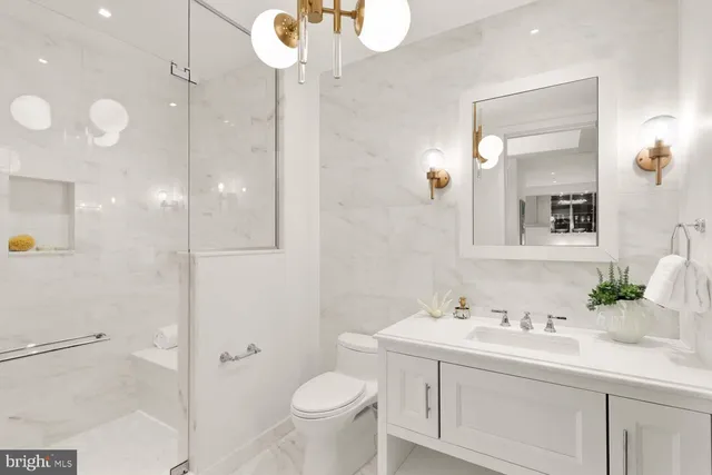 $999,900 | 300 International Drive, Unit 1905, Baltimore, MD 21202