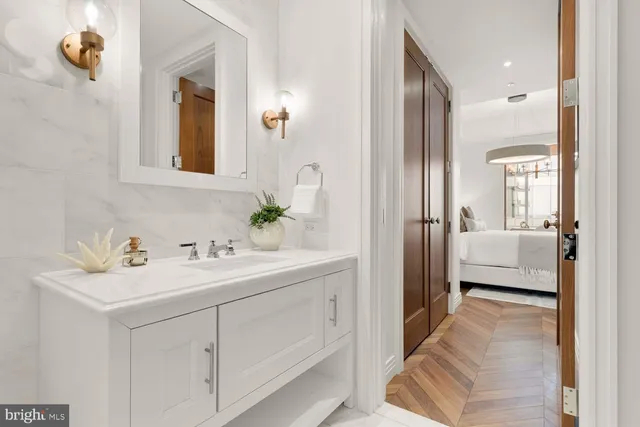 $999,900 | 300 International Drive, Unit 1905, Baltimore, MD 21202