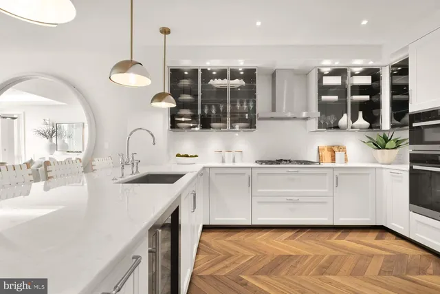 $999,900 | 300 International Drive, Unit 1905, Baltimore, MD 21202