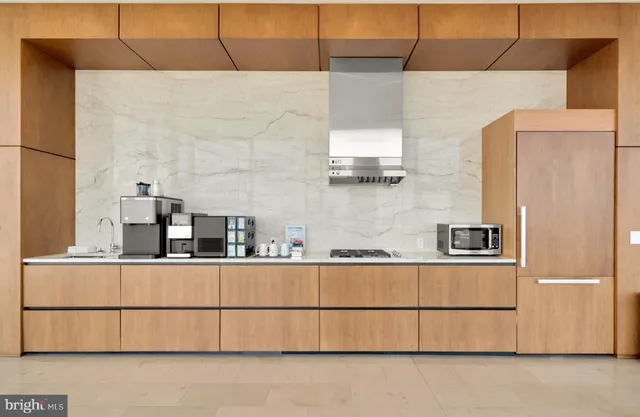 $999,900 | 300 International Drive, Unit 1905, Baltimore, MD 21202