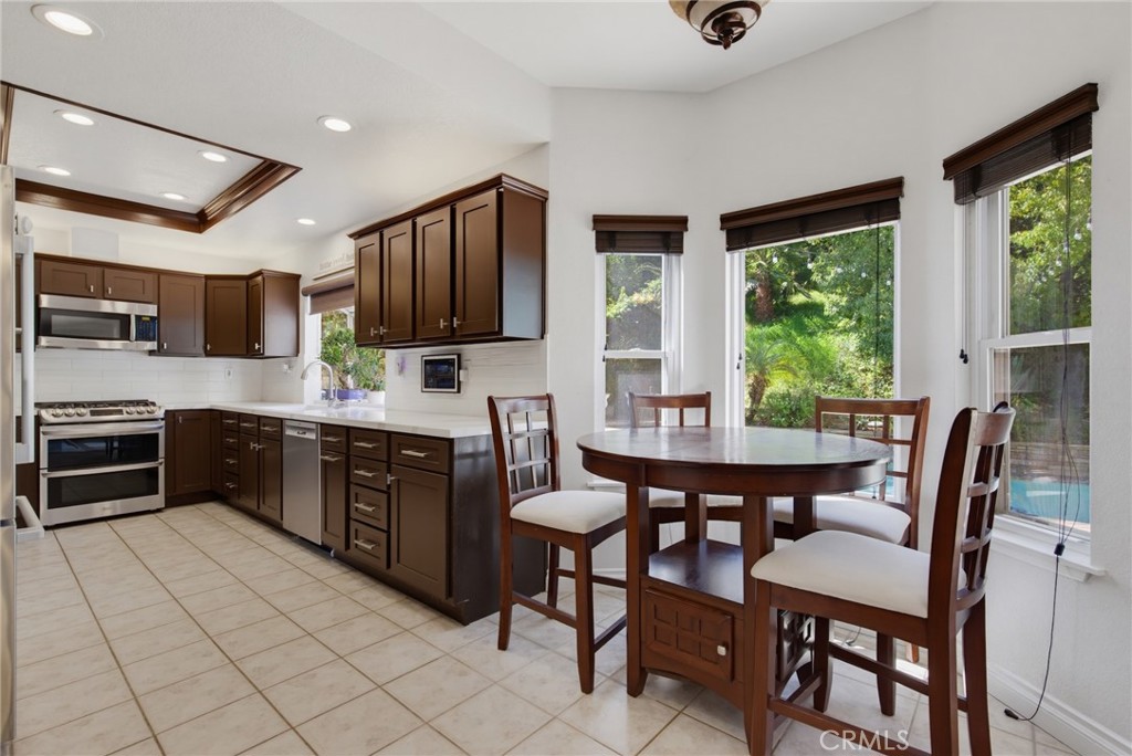 13620 Chesterfield Drive Moorpark, CA 93021 - Photo 11 of 28