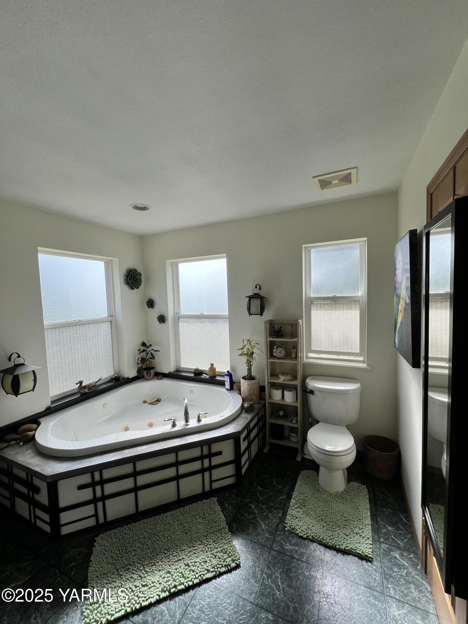 960 Knight Hill Road Zillah, WA 98953 - Photo 21 of 21 a room with pool table and windows