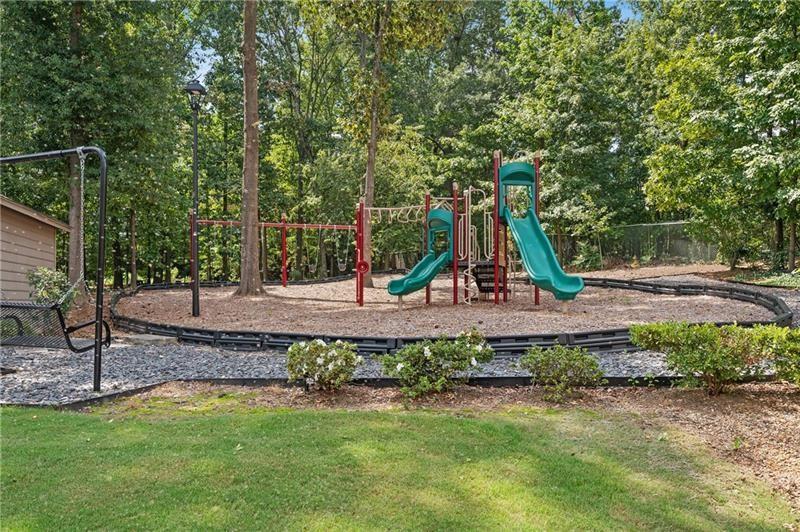 112 Mt Vernon Circle Atlanta, GA 30338 - Photo 36 of 42