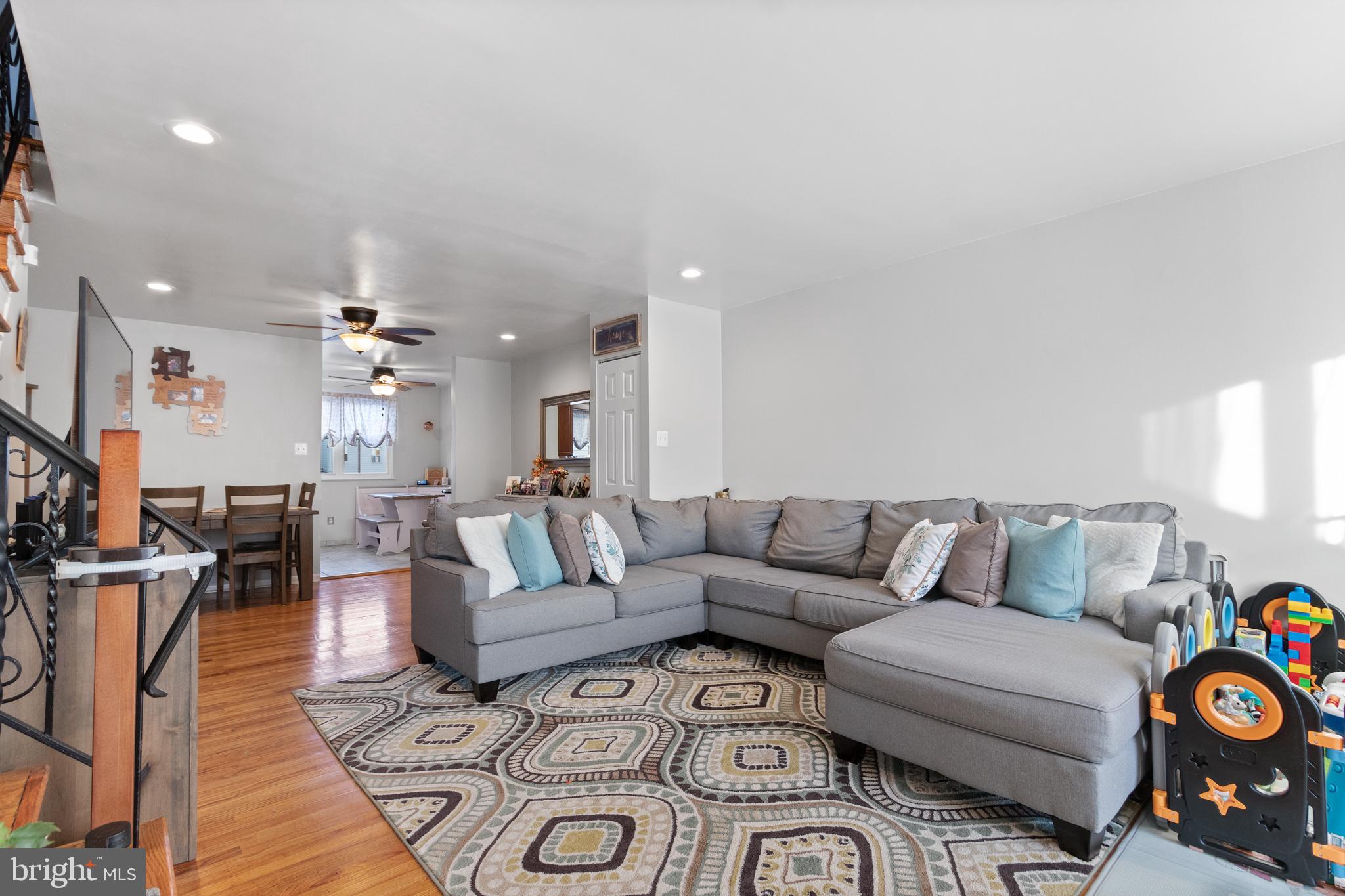 10808 Pedrick Road Philadelphia, PA 19154 - Photo 3 of 26