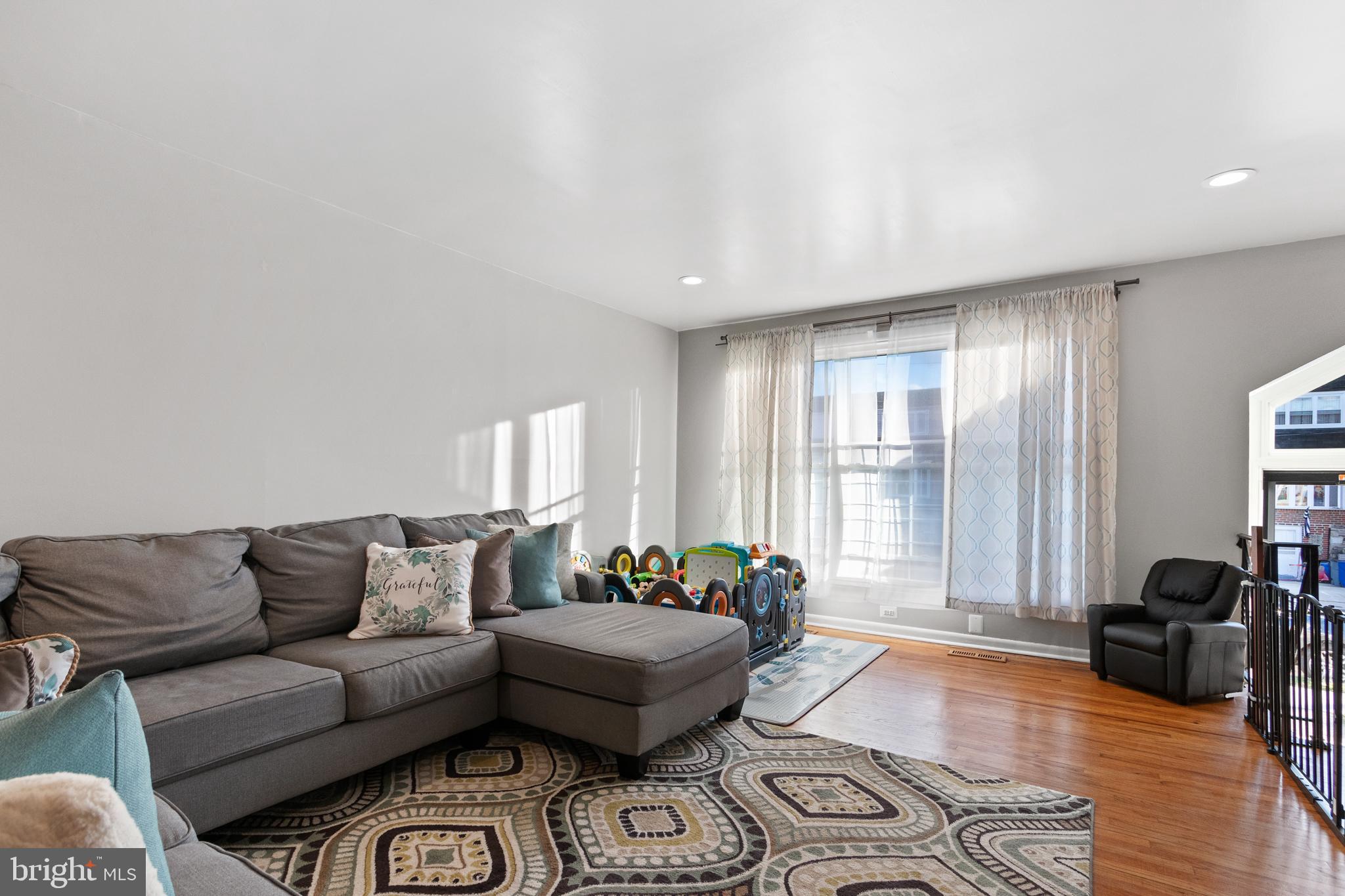 10808 Pedrick Road Philadelphia, PA 19154 - Photo 4 of 26