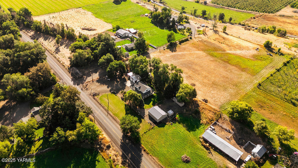 790 Cook Road Yakima, WA 98908 - Photo 45 of 46 a view of a swimming pool