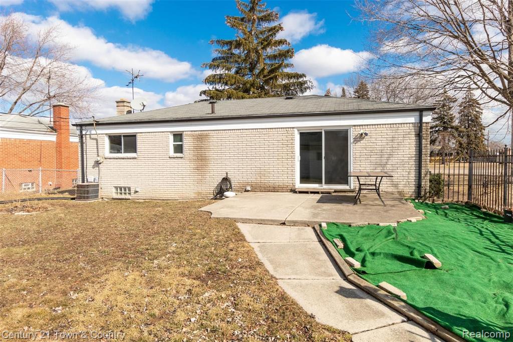 33817 Ryan Road Sterling Heights, MI 48310 - Photo 27 of 32