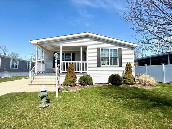 $74,000 | 362 Pin Oak Circle, Elyria, OH 44035